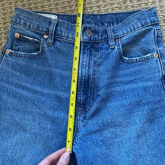 GAP Mom Jean High Rise - Picture 6 of 6